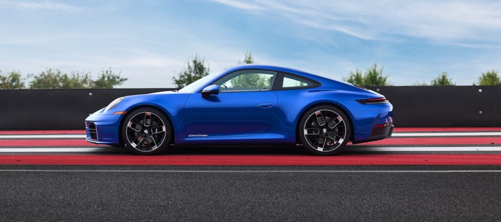 2026 Porsche 911 Carrera T Club...