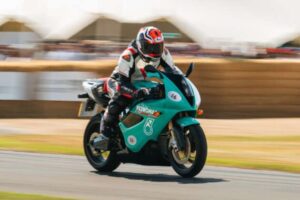 Petronas FP1 buat penampilan di Goodwood...